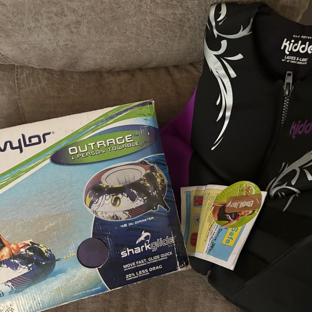 Water sports bundle includes towable tube and life jacket w/tags